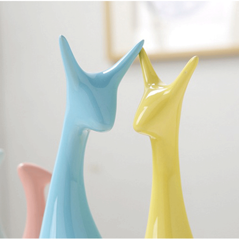 Nordic Style Macaroon Ceramic Cat Family Statue – Set of 4