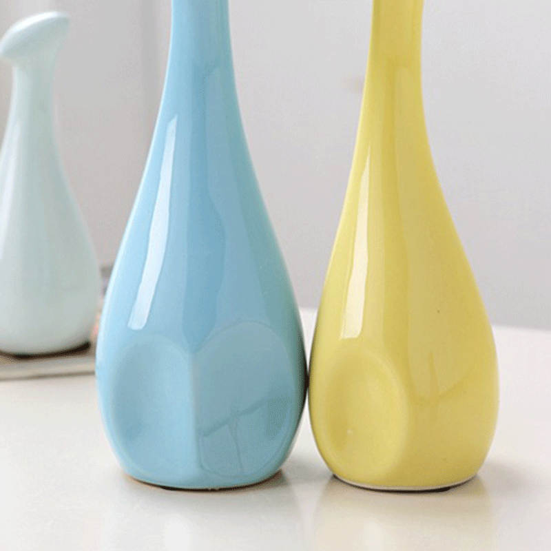 Nordic Style Macaroon Ceramic Cat Family Statue – Set of 4