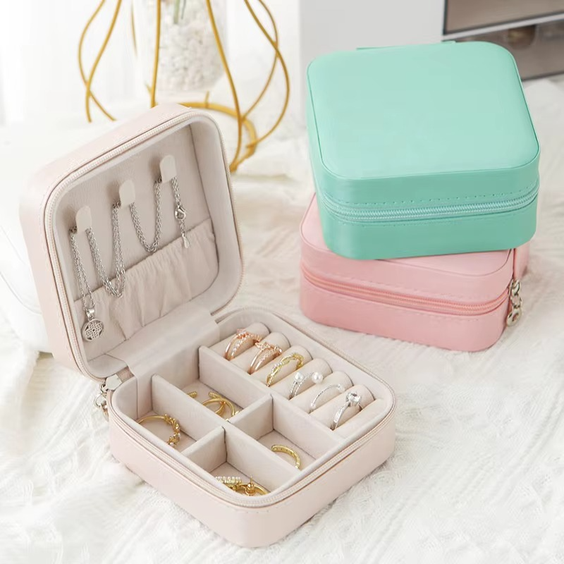 Travel-Friendly PU Leather Mini Jewelry Box – Compact | ROMAN DECOR