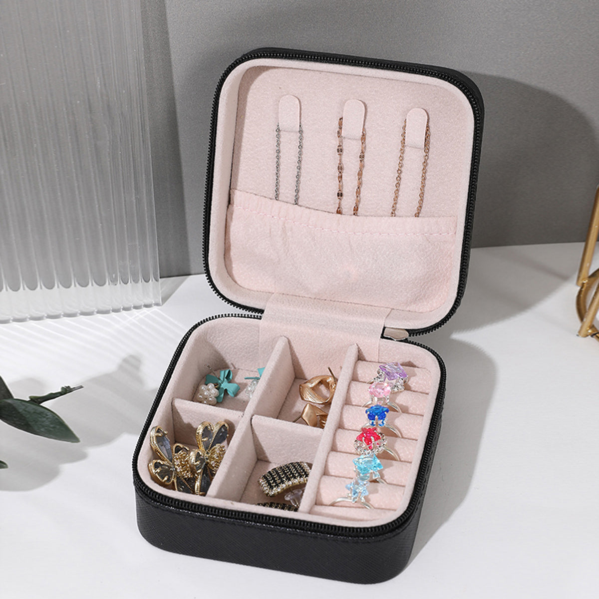 Travel-Friendly PU Leather Mini Jewelry Box – Compact | ROMAN DECOR