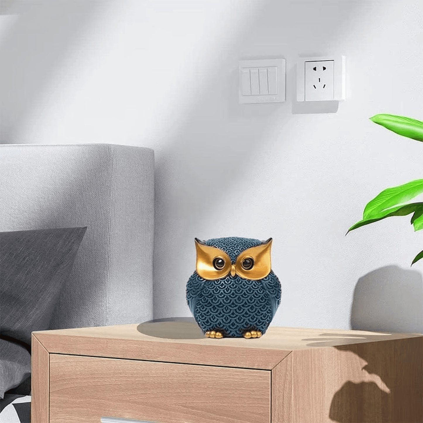 Resin Owl Figurine – Modern Compact Animal Statue for Table - Roman Decor